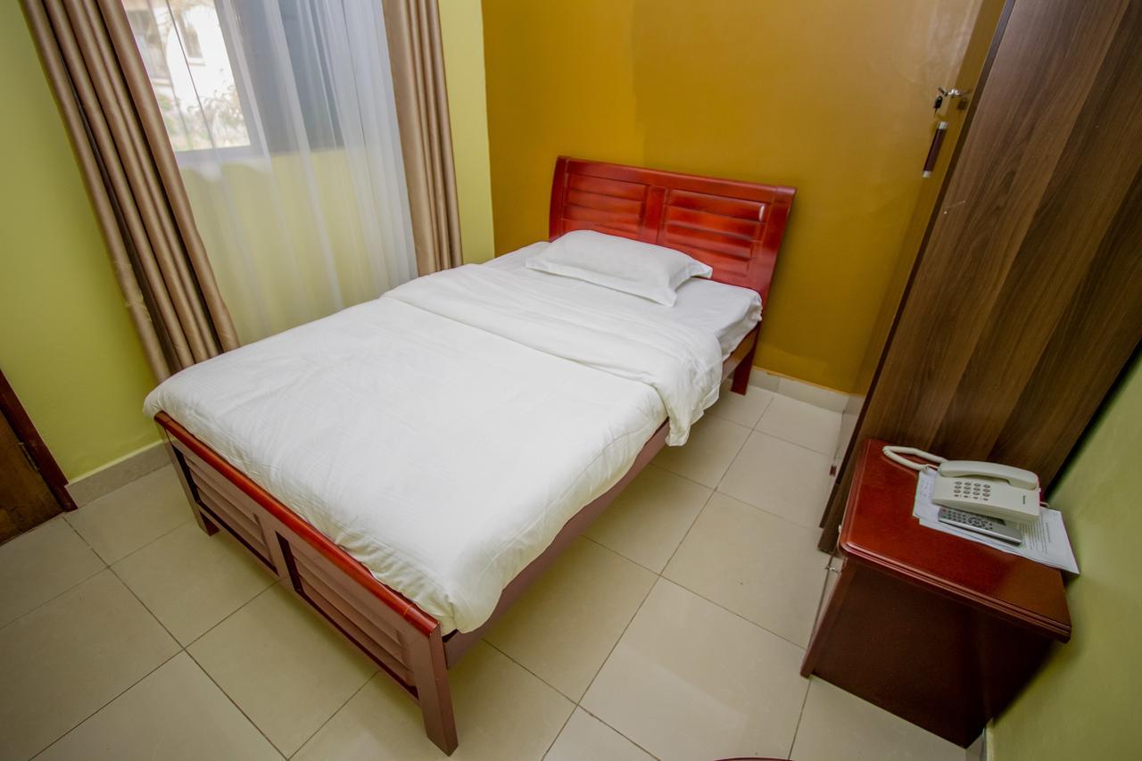 Tuzza Hotel Bushenyi Extérieur photo