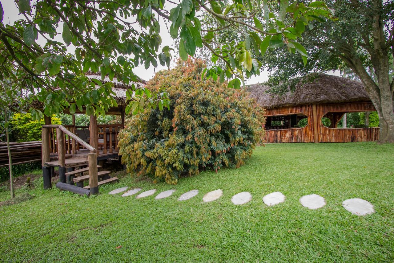 Tuzza Hotel Bushenyi Extérieur photo