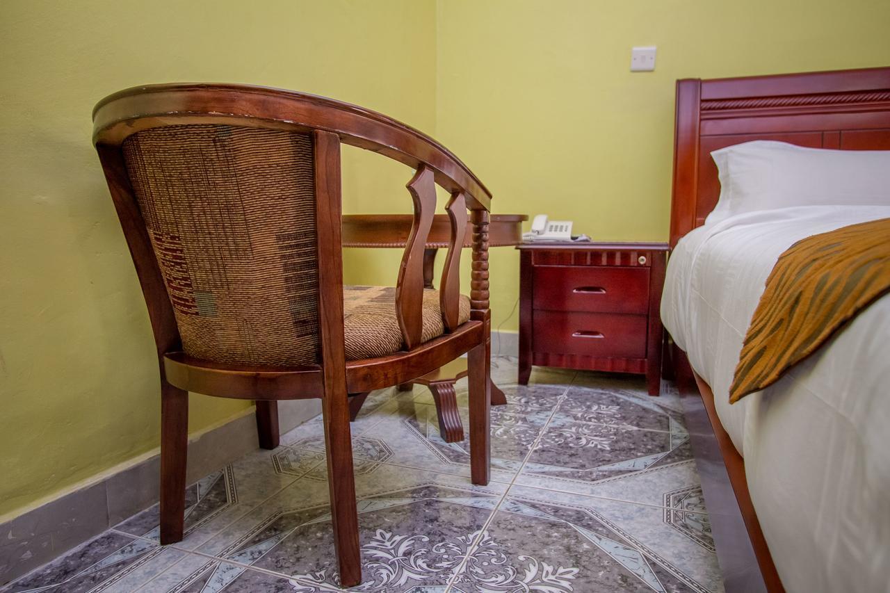 Tuzza Hotel Bushenyi Extérieur photo