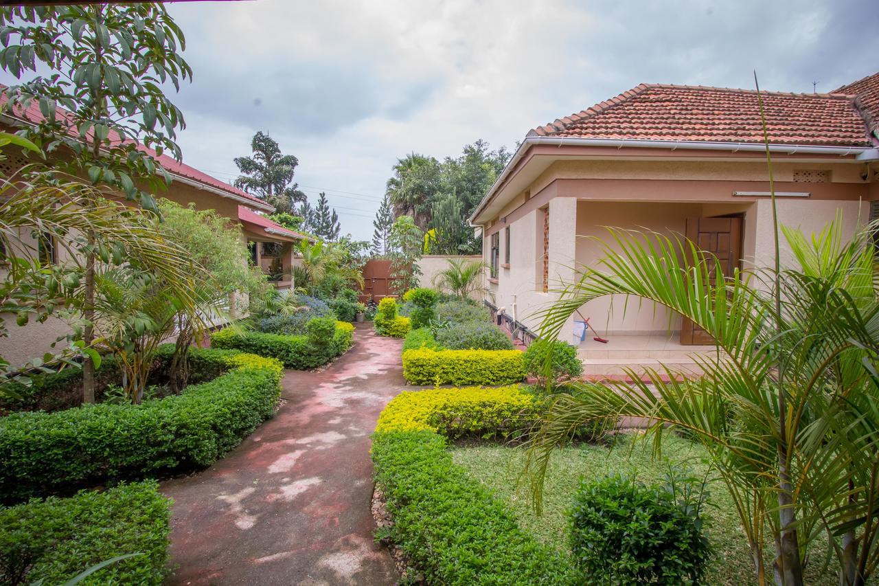Tuzza Hotel Bushenyi Extérieur photo