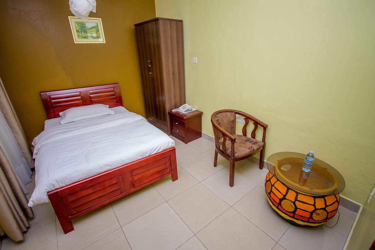 Tuzza Hotel Bushenyi Extérieur photo