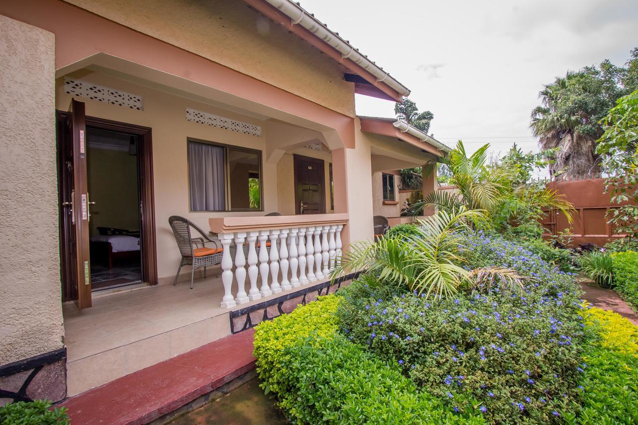 Tuzza Hotel Bushenyi Extérieur photo