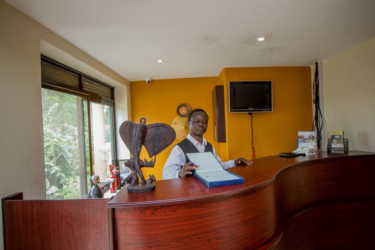Tuzza Hotel Bushenyi Extérieur photo