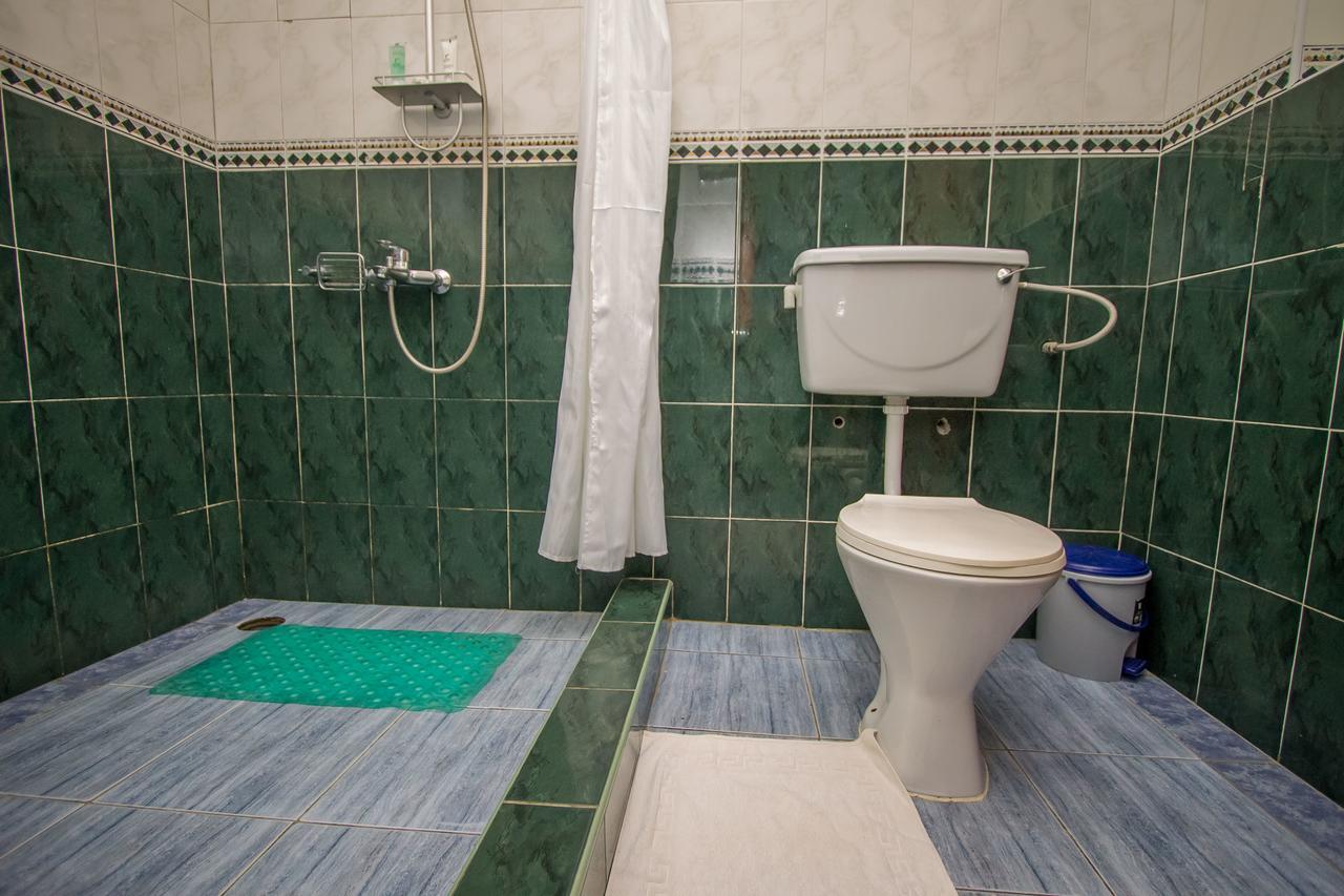 Tuzza Hotel Bushenyi Extérieur photo