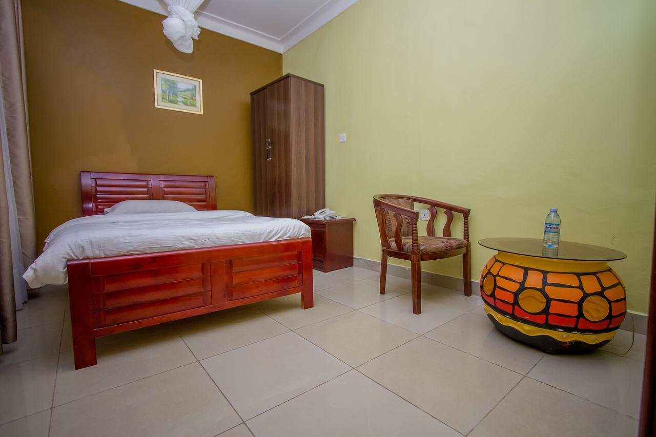 Tuzza Hotel Bushenyi Extérieur photo