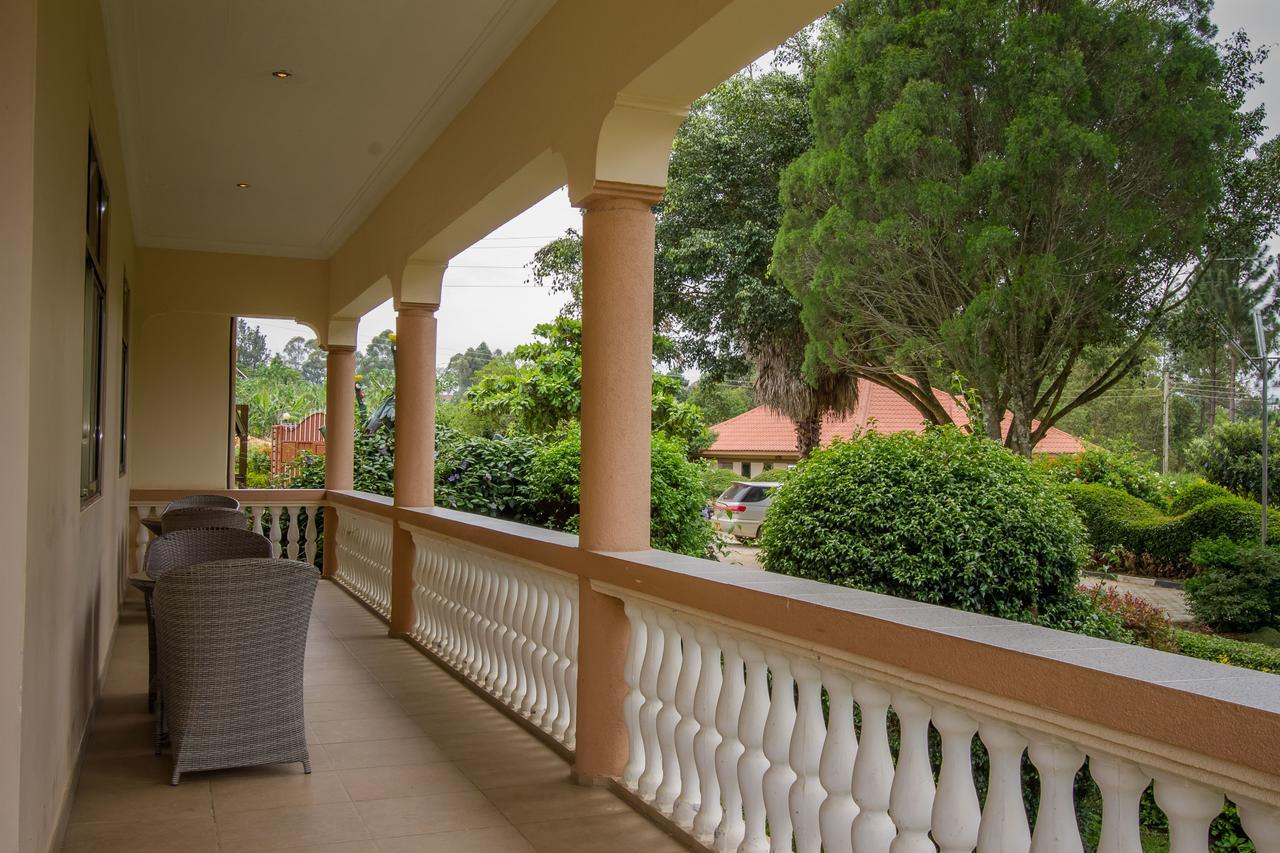 Tuzza Hotel Bushenyi Extérieur photo